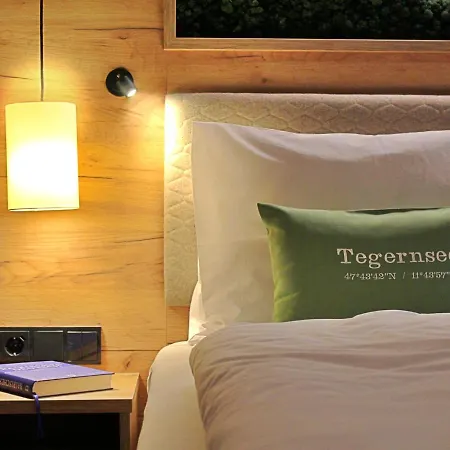 Seehotel Zur Post ホテル テガーンゼー
